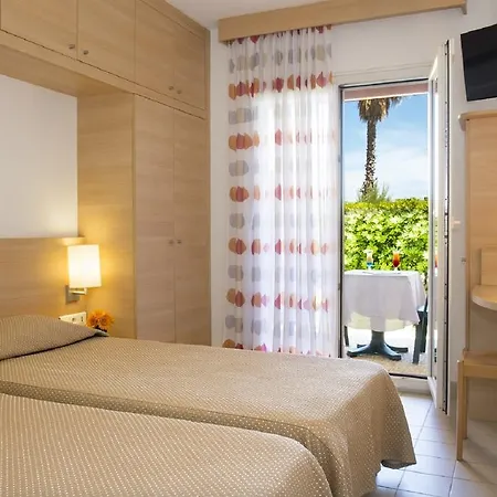 Otel Club Oustal Del Mar Le Lavandou